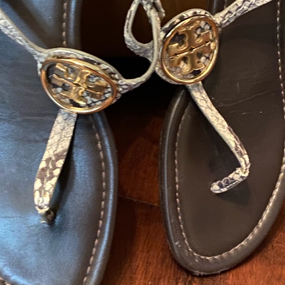 Tory Burch Dani Snakeskin T-strap Thongs Sandals - Picture 8 of 16